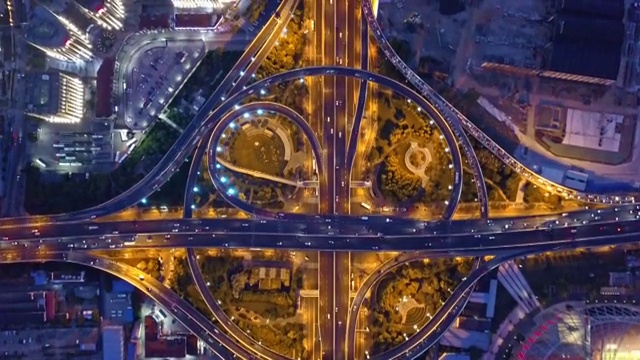 航拍视角下的夜景上海中环共和新路立交桥俯拍4K高清视频视频素材